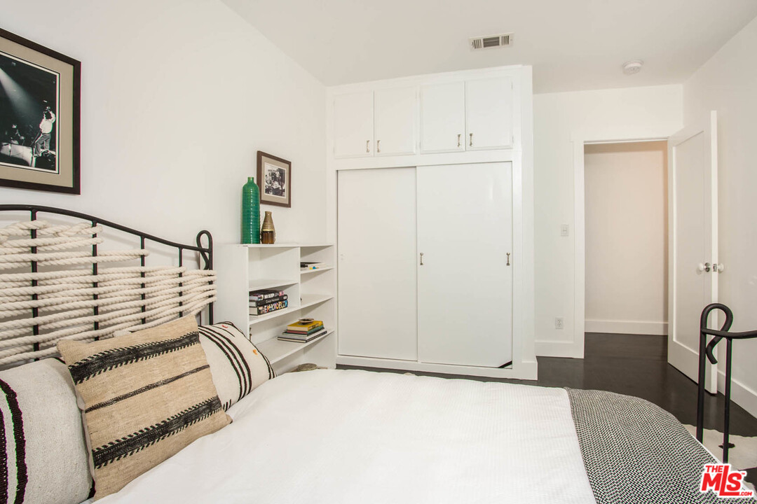 3210 Weldon Avenue Los Angeles, CA 90065 - Photo 15 of 30