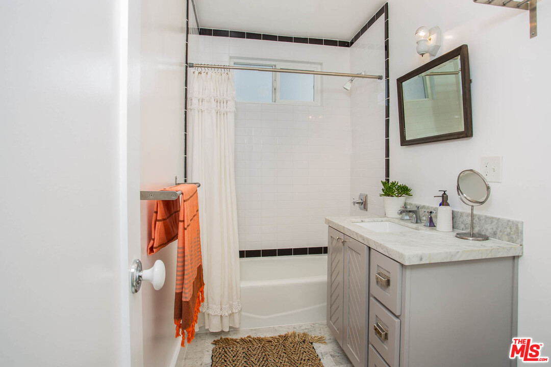 3210 Weldon Avenue Los Angeles, CA 90065 - Photo 16 of 30