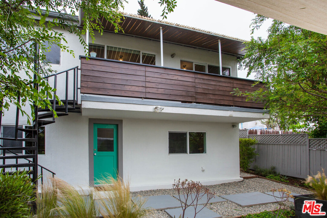 3210 Weldon Avenue Los Angeles, CA 90065 - Photo 17 of 30