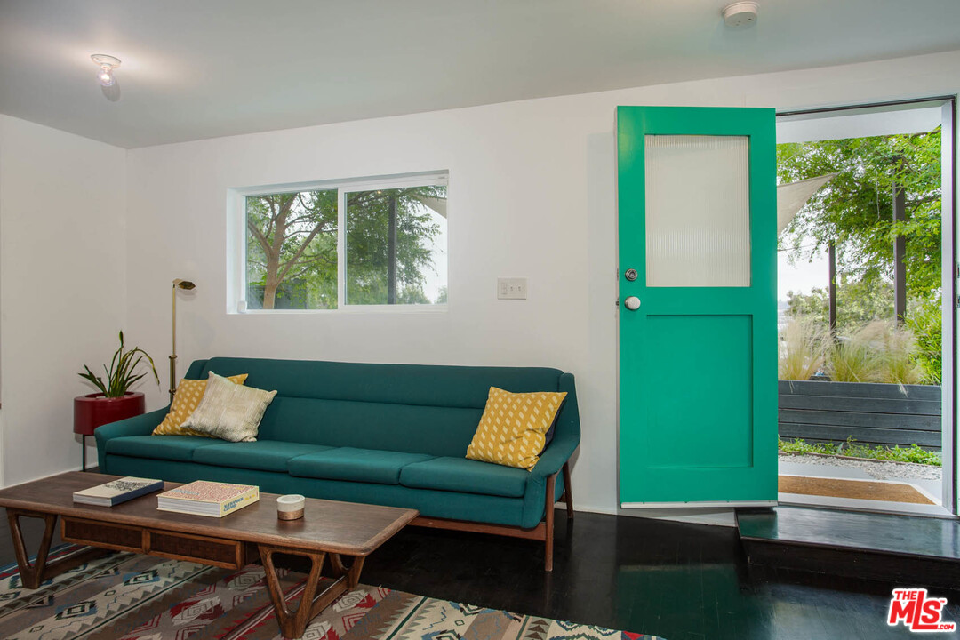 3210 Weldon Avenue Los Angeles, CA 90065 - Photo 18 of 30