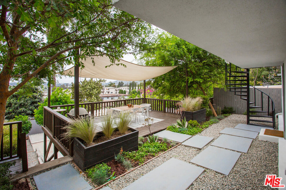 3210 Weldon Avenue Los Angeles, CA 90065 - Photo 23 of 30