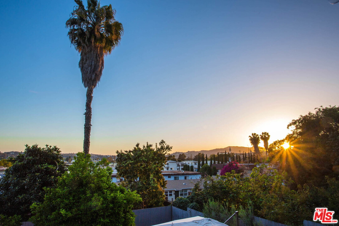 3210 Weldon Avenue Los Angeles, CA 90065 - Photo 27 of 30