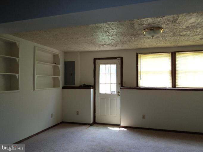 401 Cross Ridge Court Stafford, VA 22554 - Photo 4 of 18 Family Room