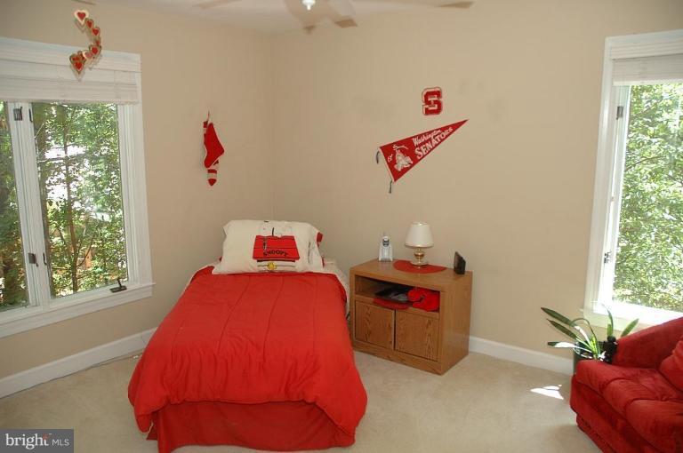 1309 Stamford Way Reston, VA 20194 - Photo 16 of 30 Bedroom #3