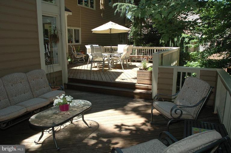 1309 Stamford Way Reston, VA 20194 - Photo 18 of 30 Deck