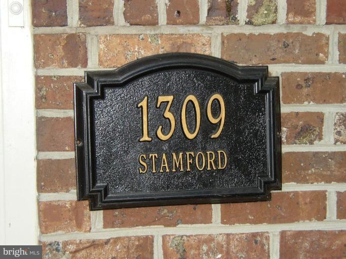 1309 Stamford Way Reston, VA 20194 - Photo 25 of 30 Unique #1