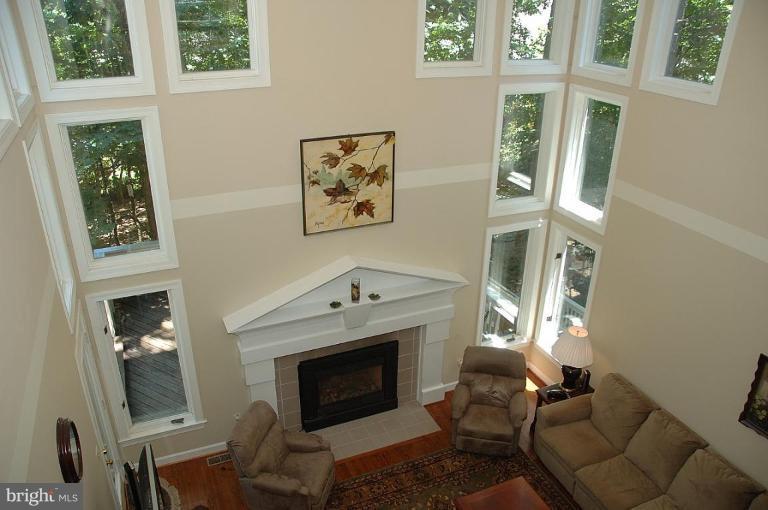 1309 Stamford Way Reston, VA 20194 - Photo 6 of 30 Family Room