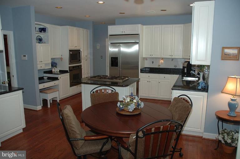 1309 Stamford Way Reston, VA 20194 - Photo 9 of 30 Kitchen #2