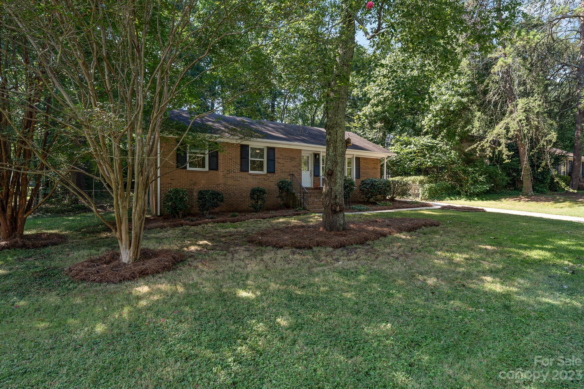 213 Clearbrook Road Matthews, NC 28105 - Photo 2 of 23 Gallery Image 2