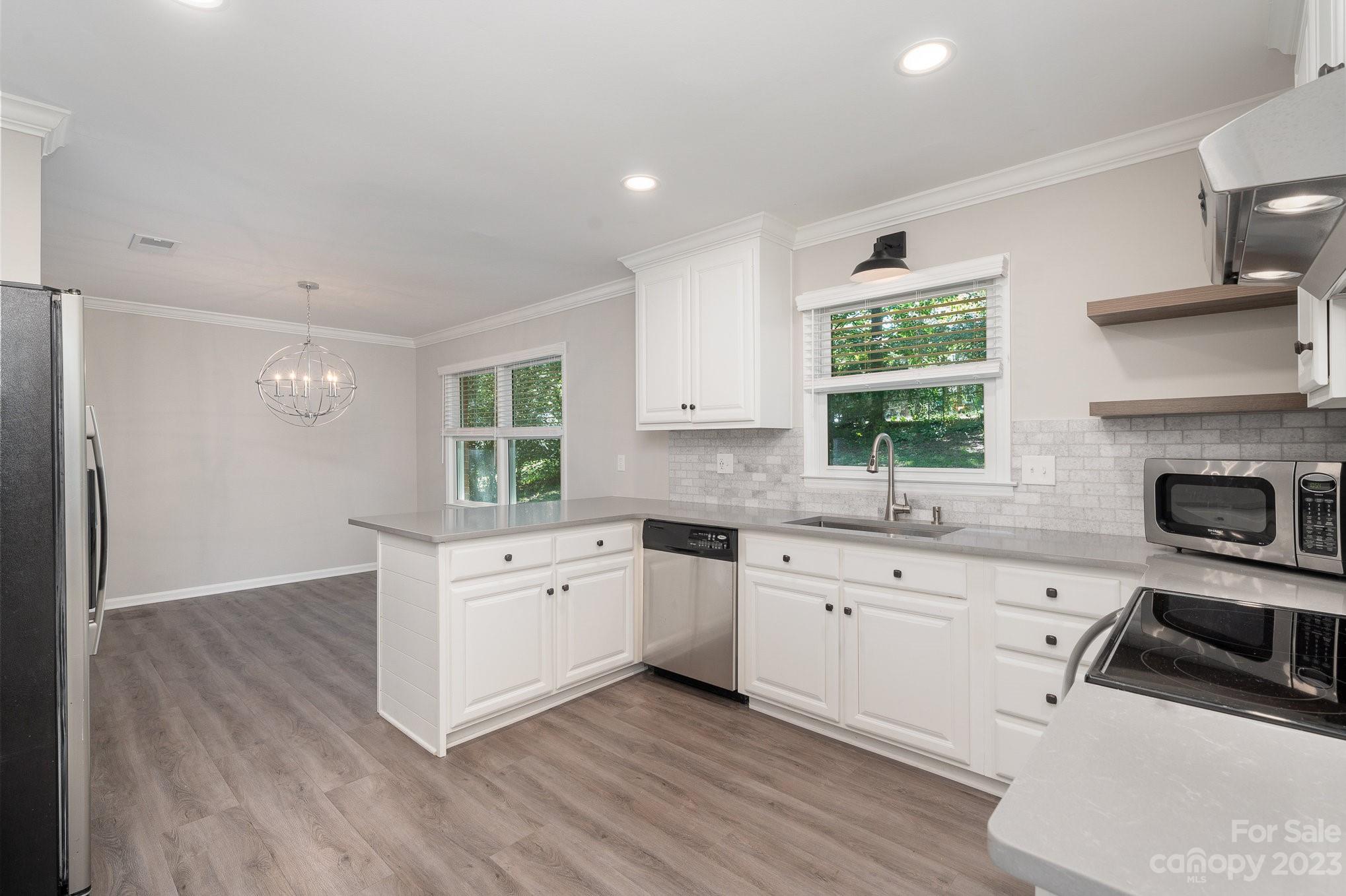 213 Clearbrook Road Matthews, NC 28105 - Photo 9 of 23 Gallery Image 9