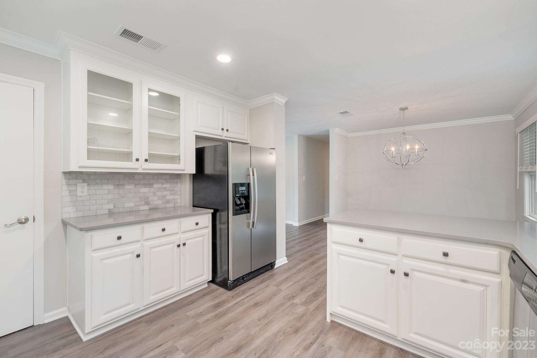 213 Clearbrook Road Matthews, NC 28105 - Photo 10 of 23 Gallery Image 10