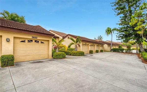 $2,800 | 5652 Ashton Lake Drive, Unit 5652, Sarasota, FL 34231