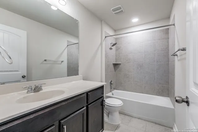 an empty room with an entryway