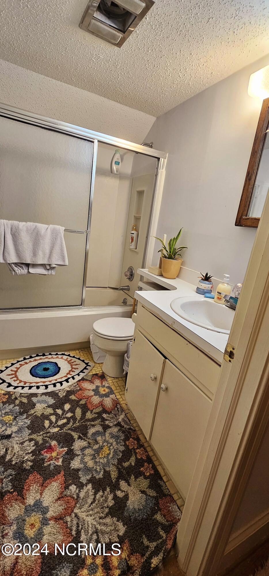 1305 Greenbriar Road Kinston, NC 28501 - Photo 26 of 51 Bathroom #2