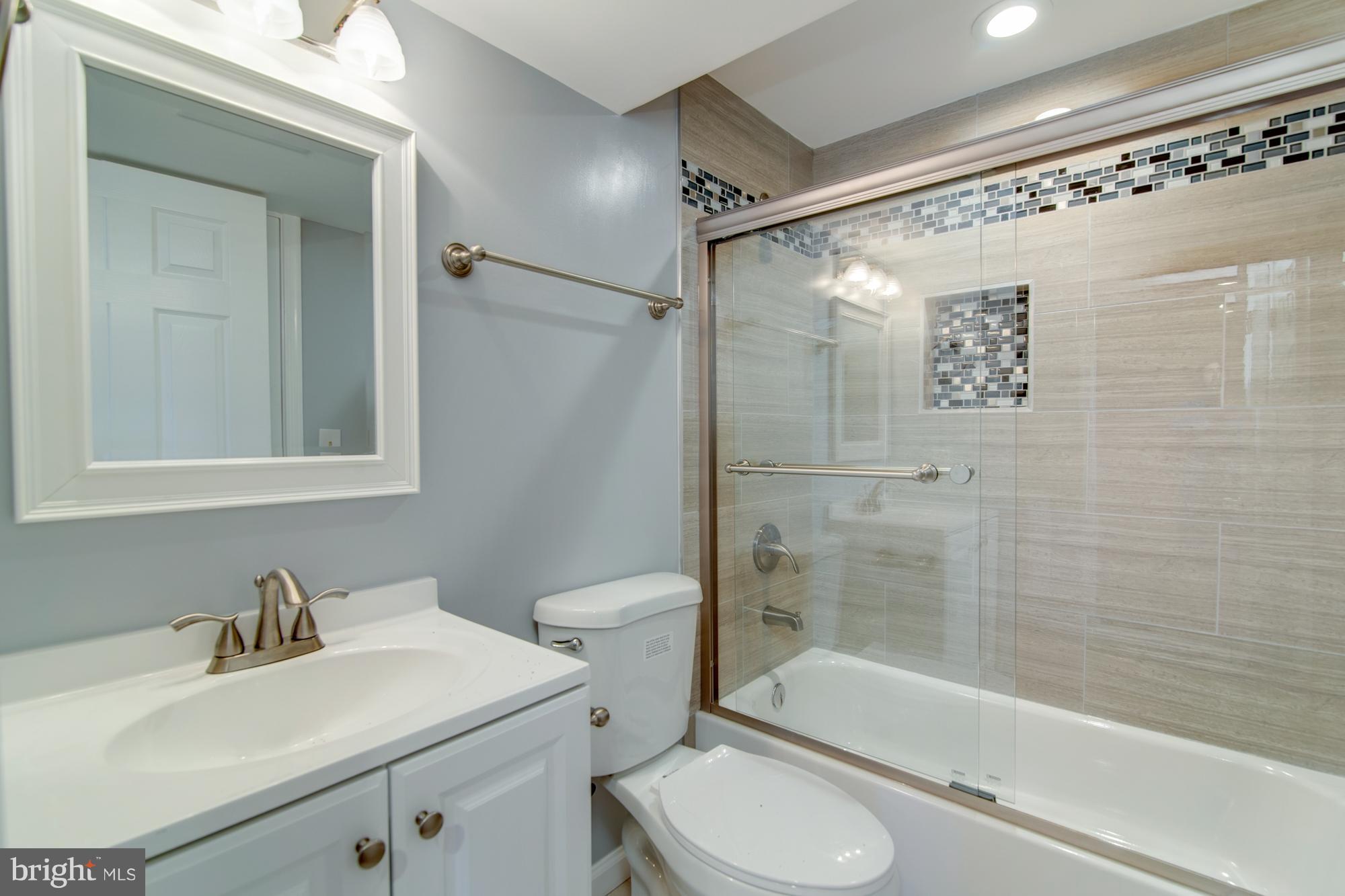 203 Rector Street Sterling, VA 20164 - Photo 22 of 30 3rd full bath