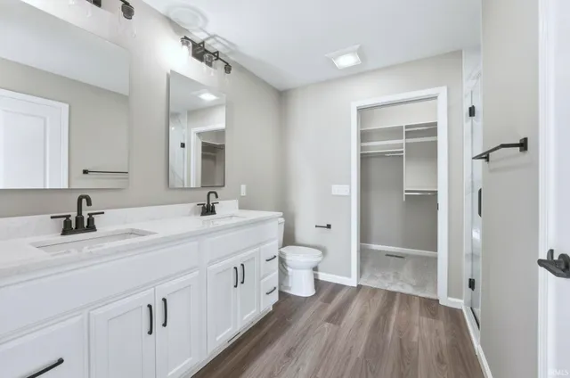 $379,900 | 1027 Midnight Chase Grove, Fort Wayne, IN 46845