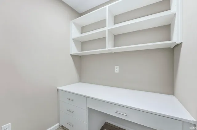 $379,900 | 1027 Midnight Chase Grove, Fort Wayne, IN 46845