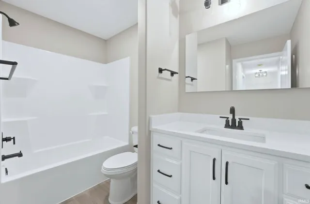 $379,900 | 1027 Midnight Chase Grove, Fort Wayne, IN 46845