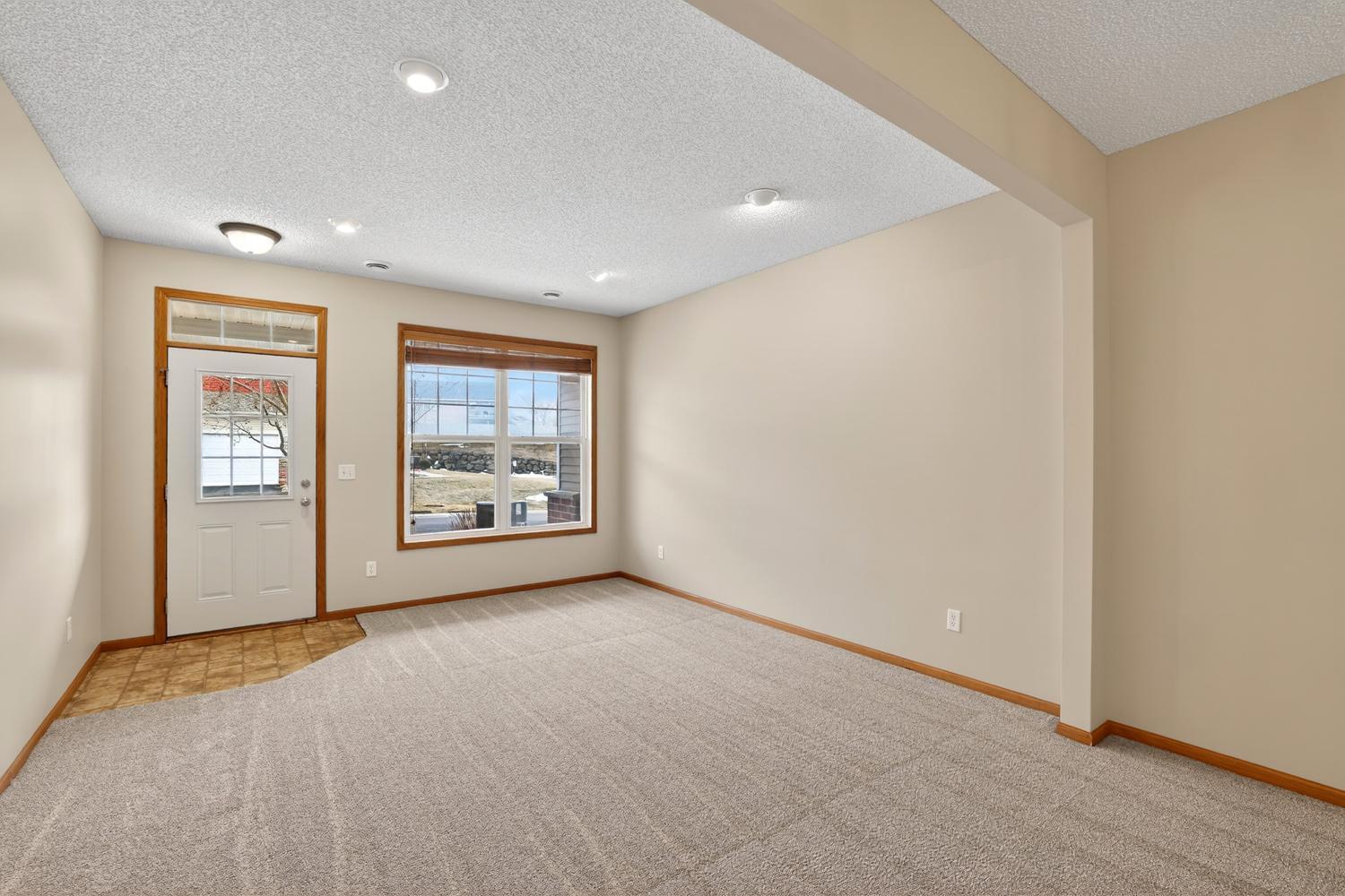 290 Emory Lane Southeast Rochester, MN 55904 - Photo 2 of 31