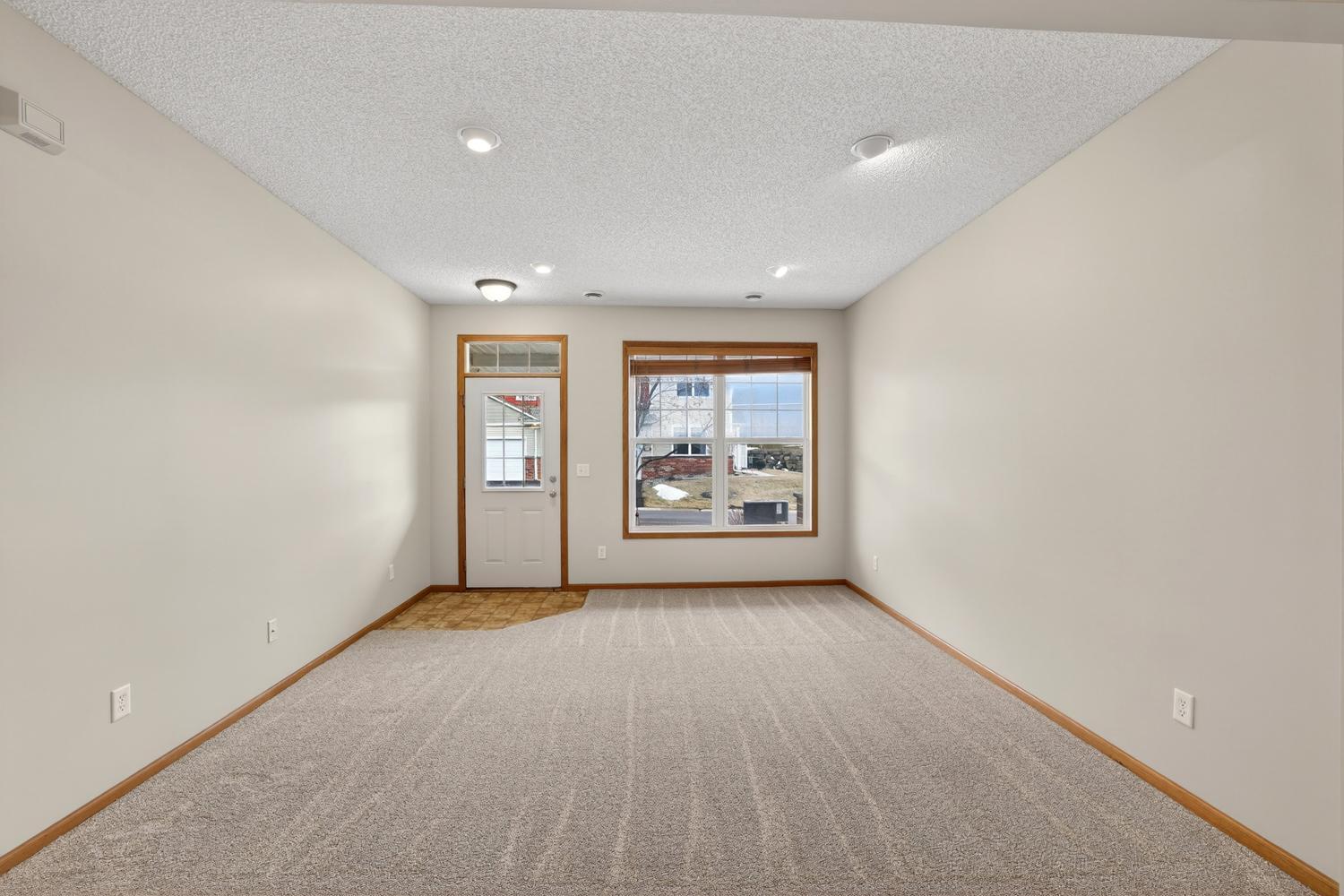 290 Emory Lane Southeast Rochester, MN 55904 - Photo 3 of 31