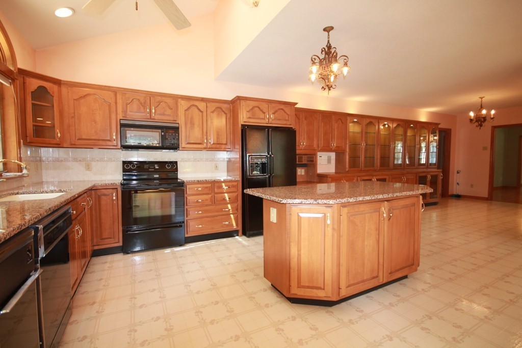 10 Upper River Road South Hadley, MA 01075 - Photo 5 of 28 Gallery Image 5