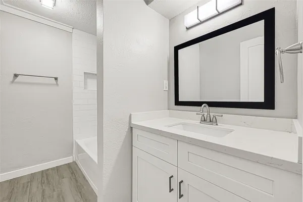 $1,400 | 107 East Willowick Avenue, Unit 4, Friendswood, TX 77546