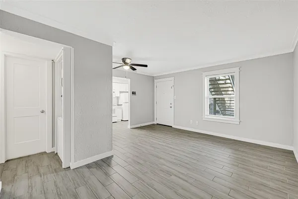 $1,400 | 107 East Willowick Avenue, Unit 4, Friendswood, TX 77546