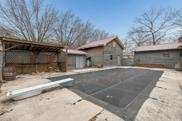 $357,900 | 305 Oak Leaf Circle, Winchester, TN 37398