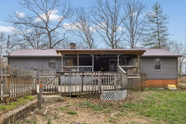 $357,900 | 305 Oak Leaf Circle, Winchester, TN 37398