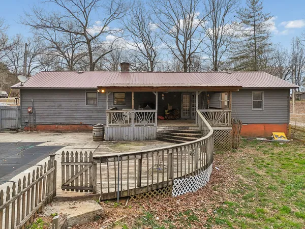 $357,900 | 305 Oak Leaf Circle, Winchester, TN 37398