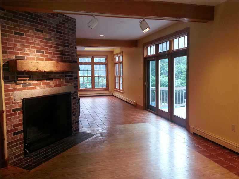 11 Village View Road Standish, ME 04084 - Photo 8 of 32 Living Room.