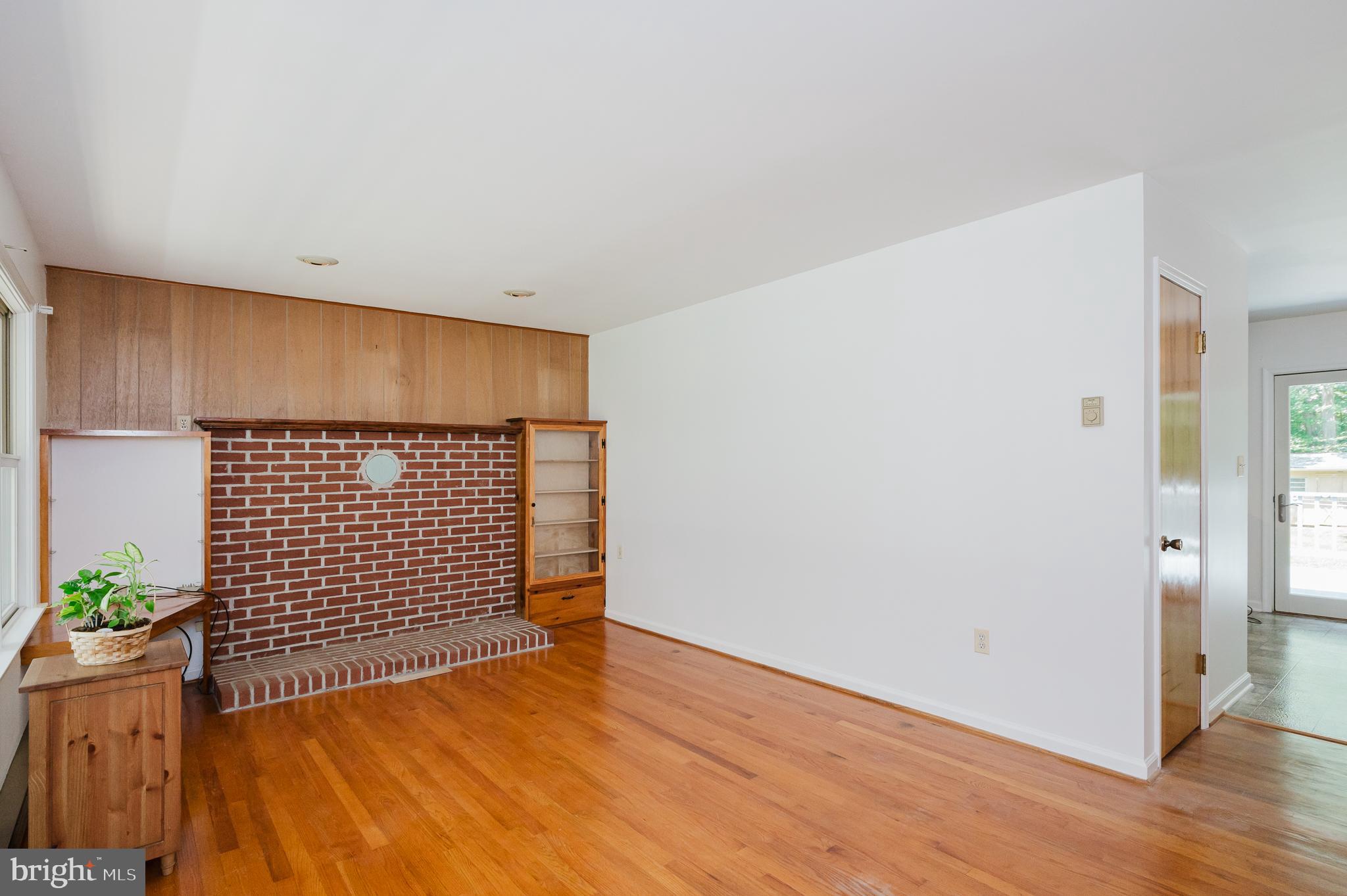 610 Cherry Hill Road Street, MD 21154 - Photo 11 of 30 Living Room