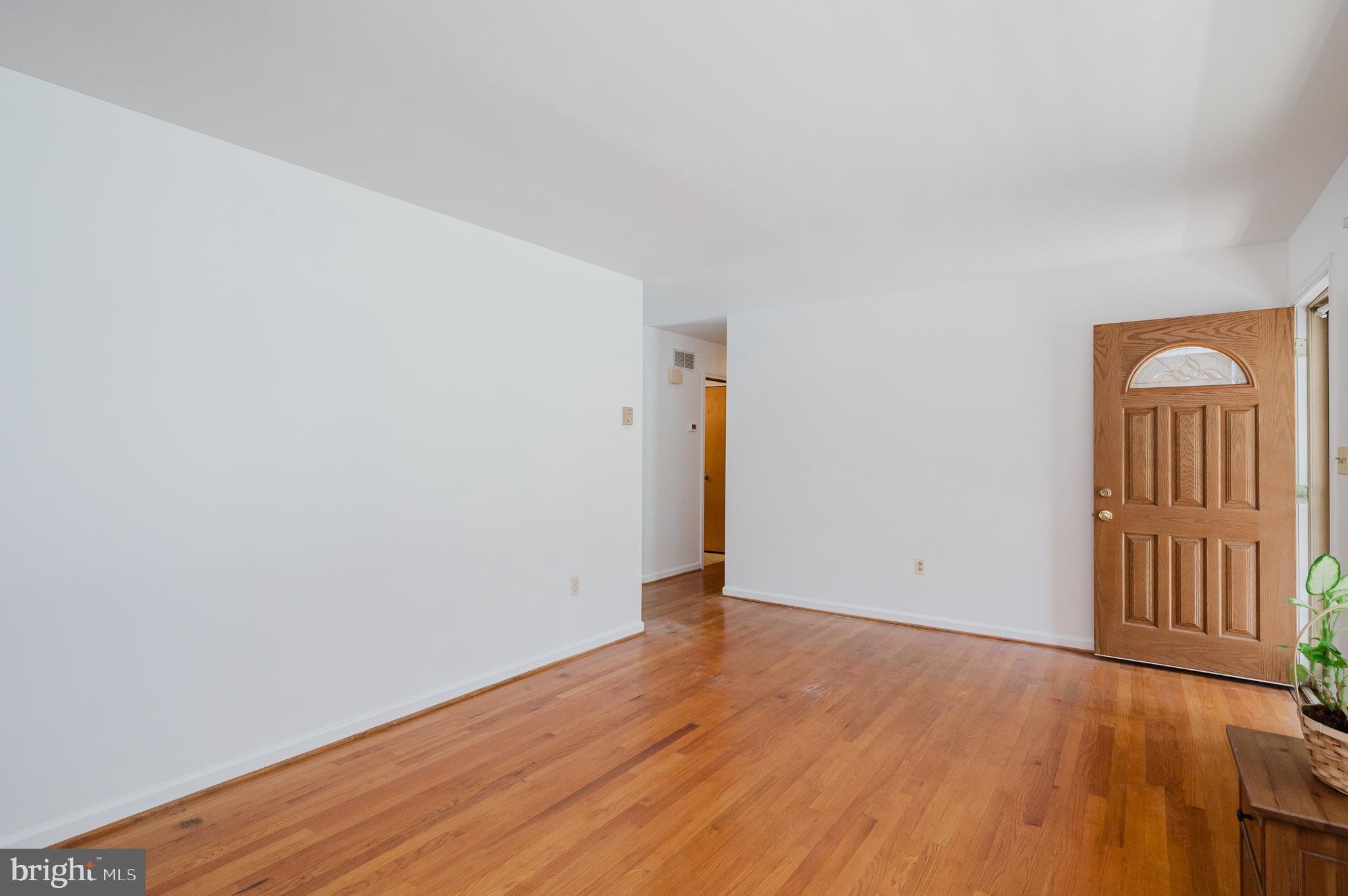 610 Cherry Hill Road Street, MD 21154 - Photo 12 of 30 Living Room