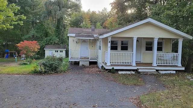 $375,000 | 6 Hilda Avenue, Derry, NH 03038
