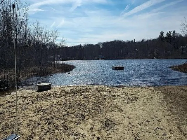 $375,000 | 6 Hilda Avenue, Derry, NH 03038