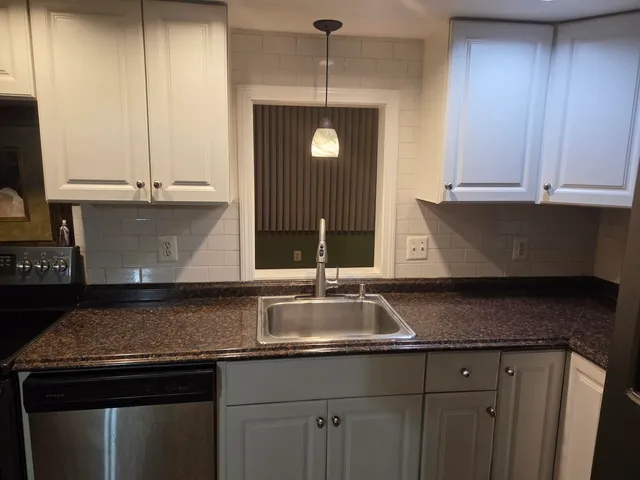 $375,000 | 6 Hilda Avenue, Derry, NH 03038