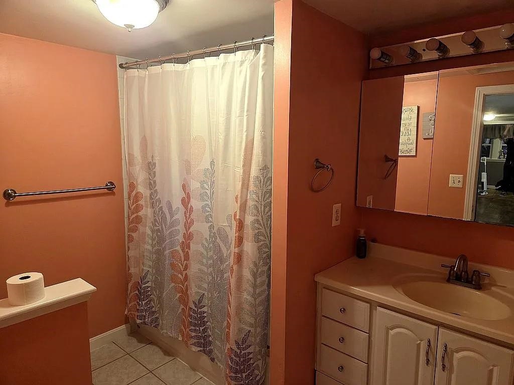 6 Hilda Avenue Derry, NH 03038 - Photo 9 of 19