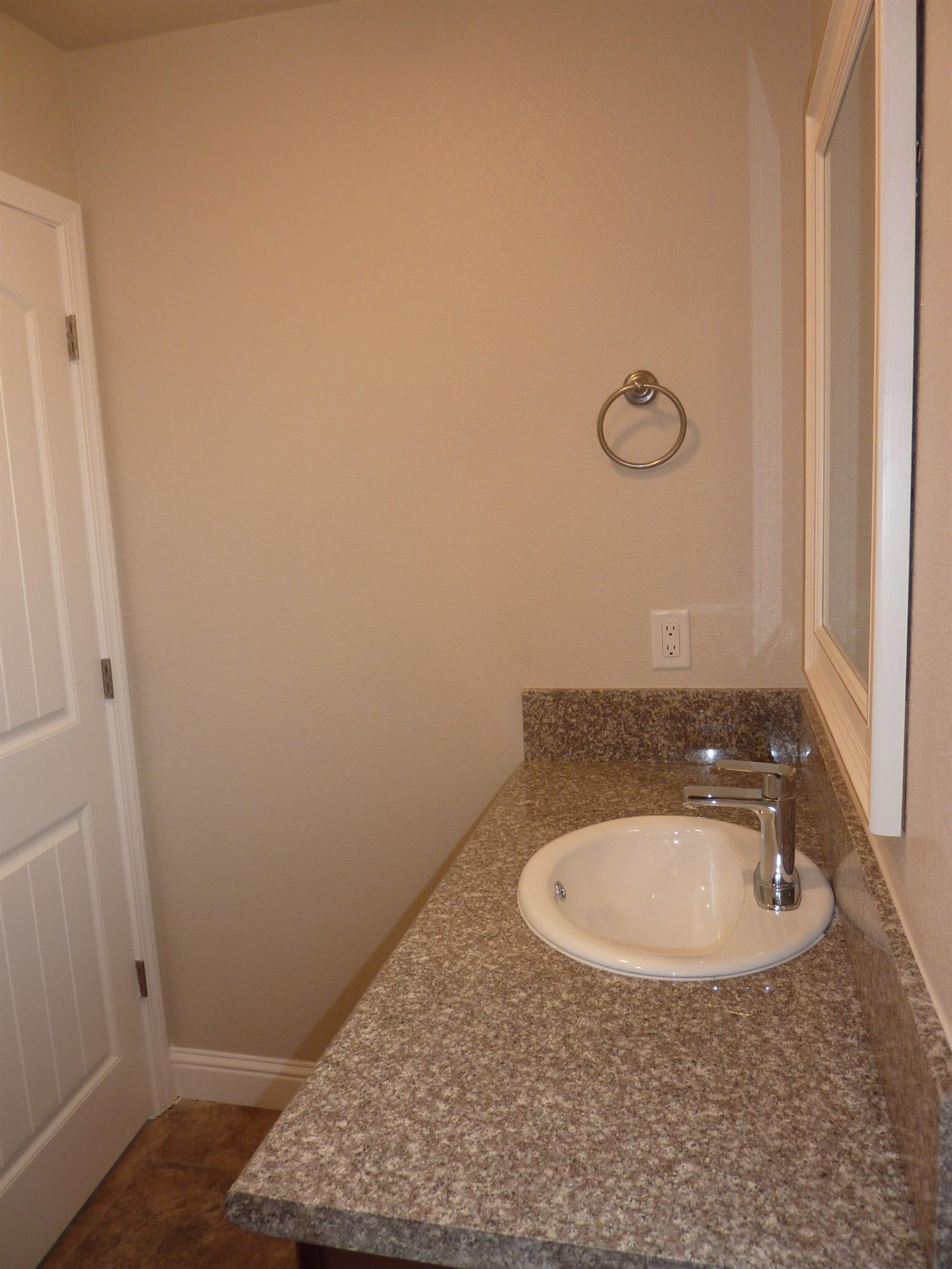705 Riverside Drive Madera, CA 93638 - Photo 27 of 48 Gallery Image 27