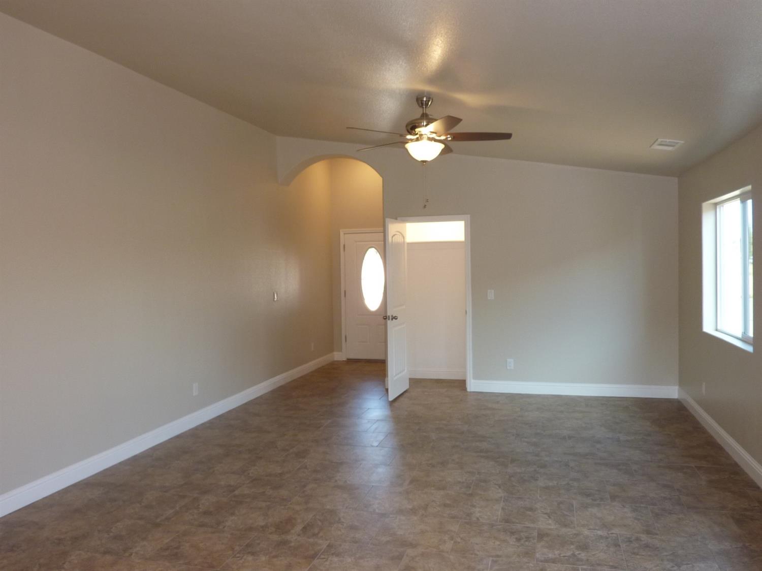 705 Riverside Drive Madera, CA 93638 - Photo 8 of 48 Gallery Image 8