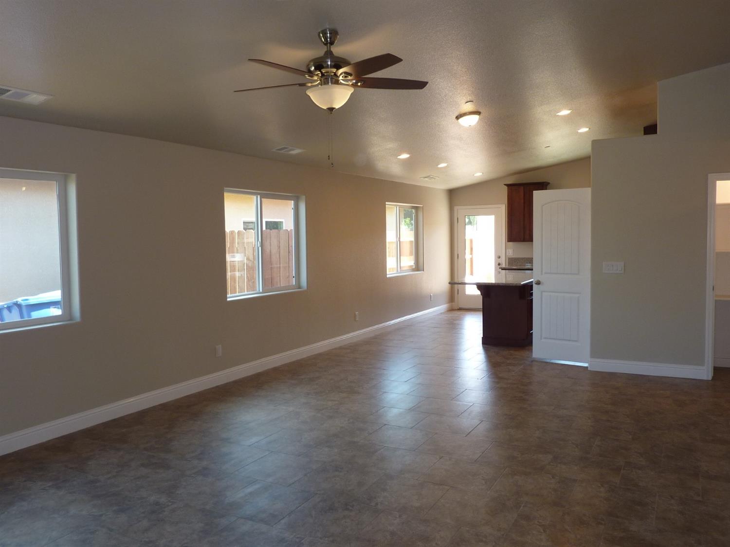 705 Riverside Drive Madera, CA 93638 - Photo 10 of 48 Gallery Image 10