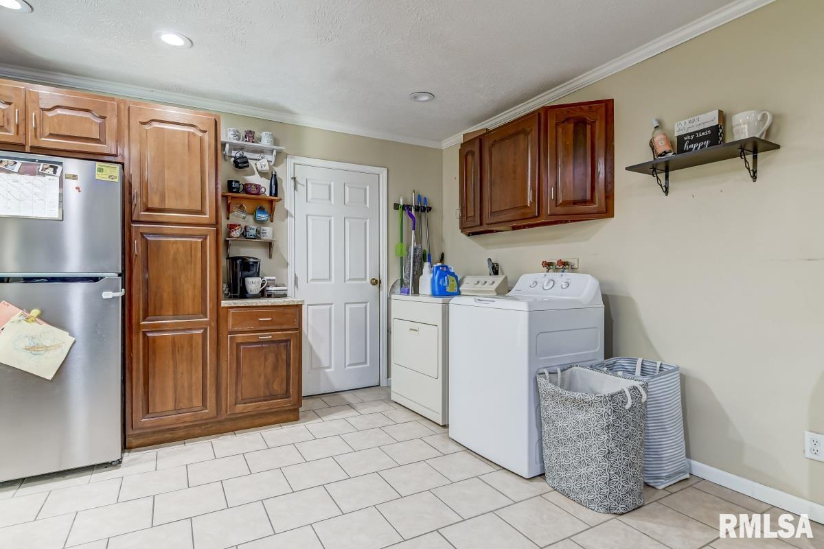 2432 Sussex Road Springfield, IL 62703 - Photo 17 of 36