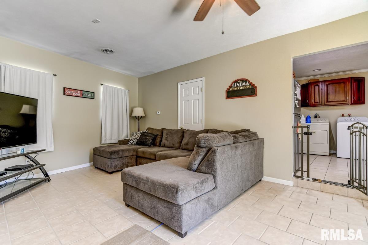 2432 Sussex Road Springfield, IL 62703 - Photo 18 of 36