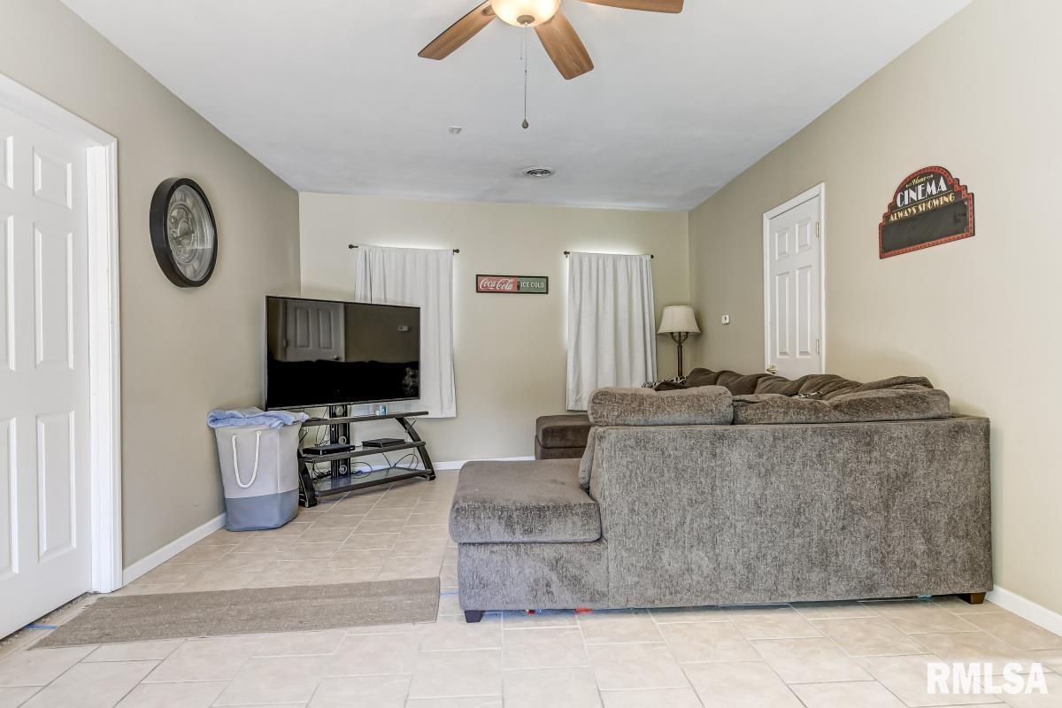 2432 Sussex Road Springfield, IL 62703 - Photo 19 of 36