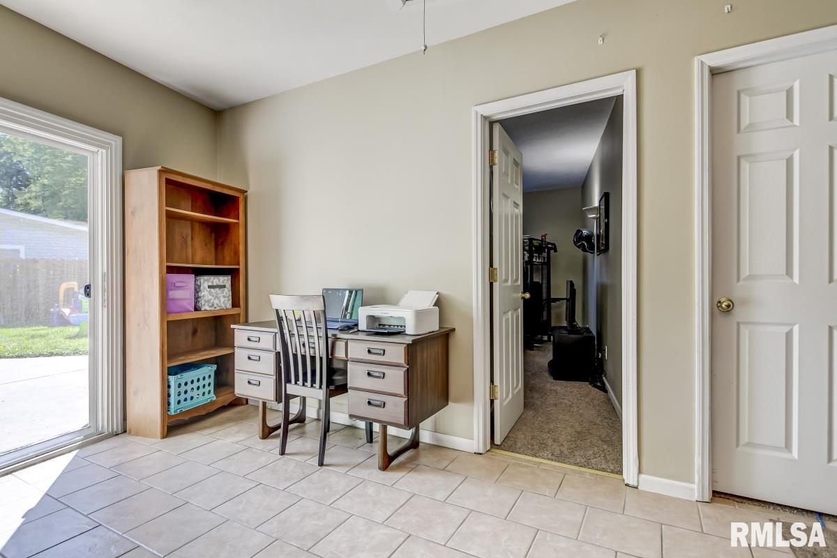 2432 Sussex Road Springfield, IL 62703 - Photo 20 of 36