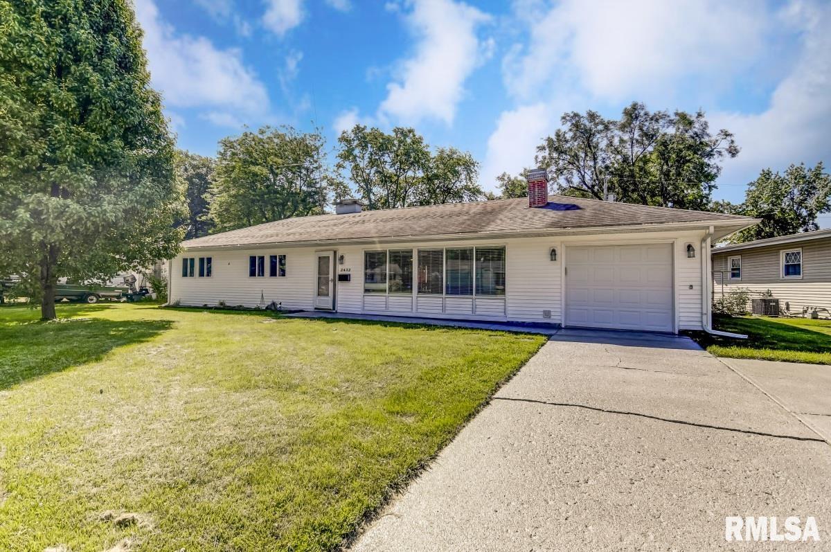 2432 Sussex Road Springfield, IL 62703 - Photo 2 of 36
