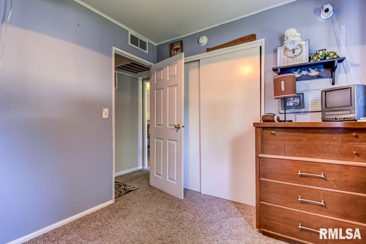 2432 Sussex Road Springfield, IL 62703 - Photo 28 of 36