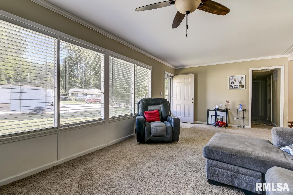 2432 Sussex Road Springfield, IL 62703 - Photo 5 of 36