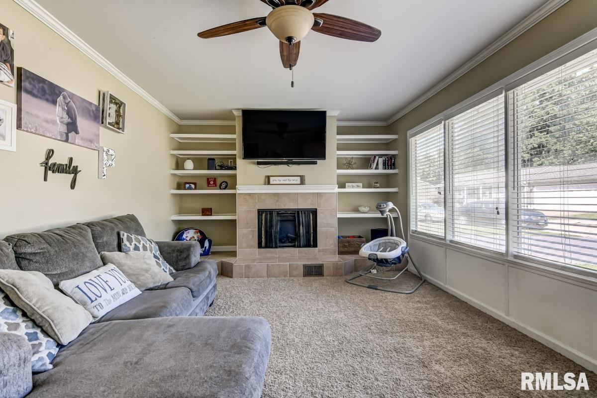 2432 Sussex Road Springfield, IL 62703 - Photo 8 of 36