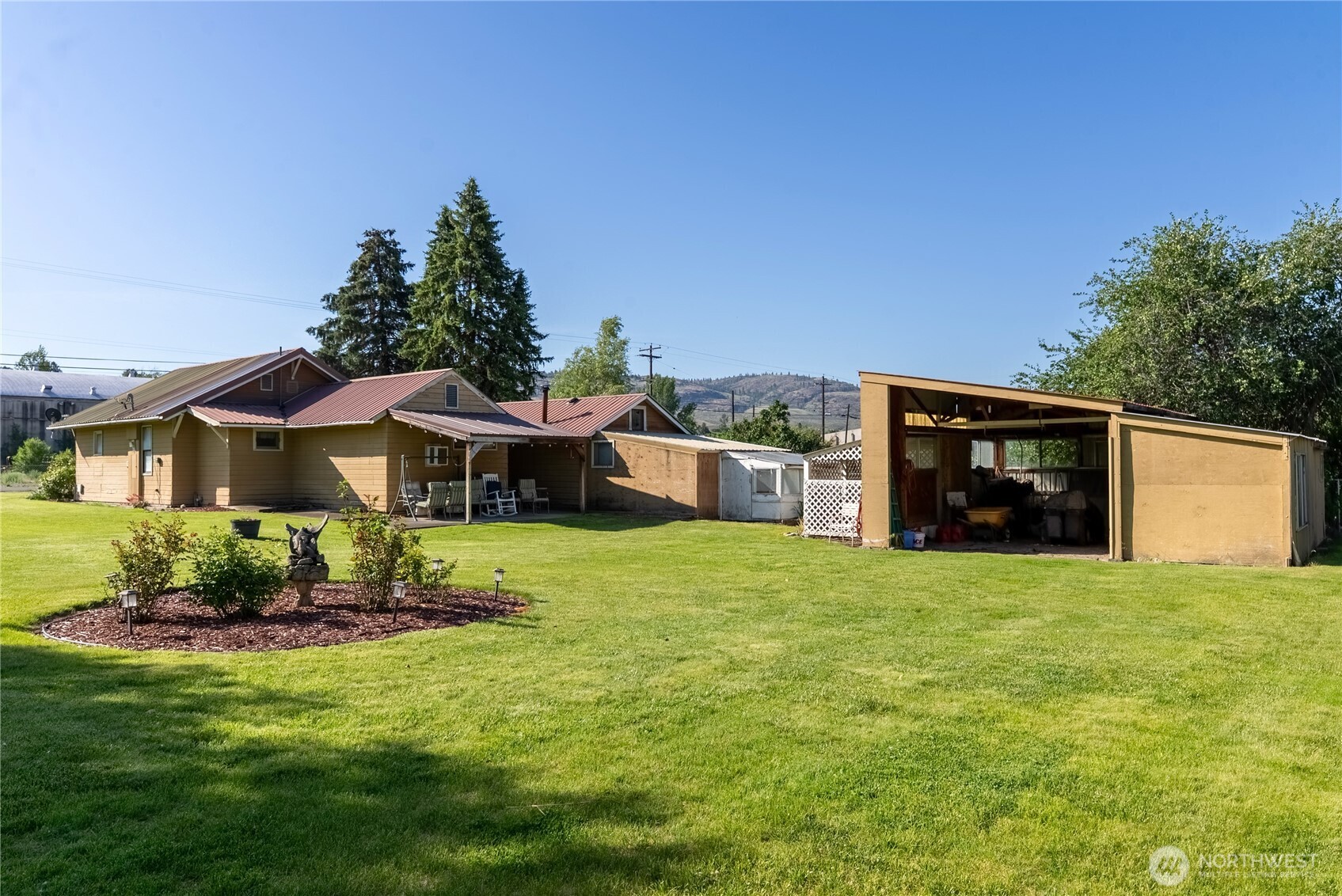 119 North Locust Way Tonasket, WA 98855 - Photo 14 of 17