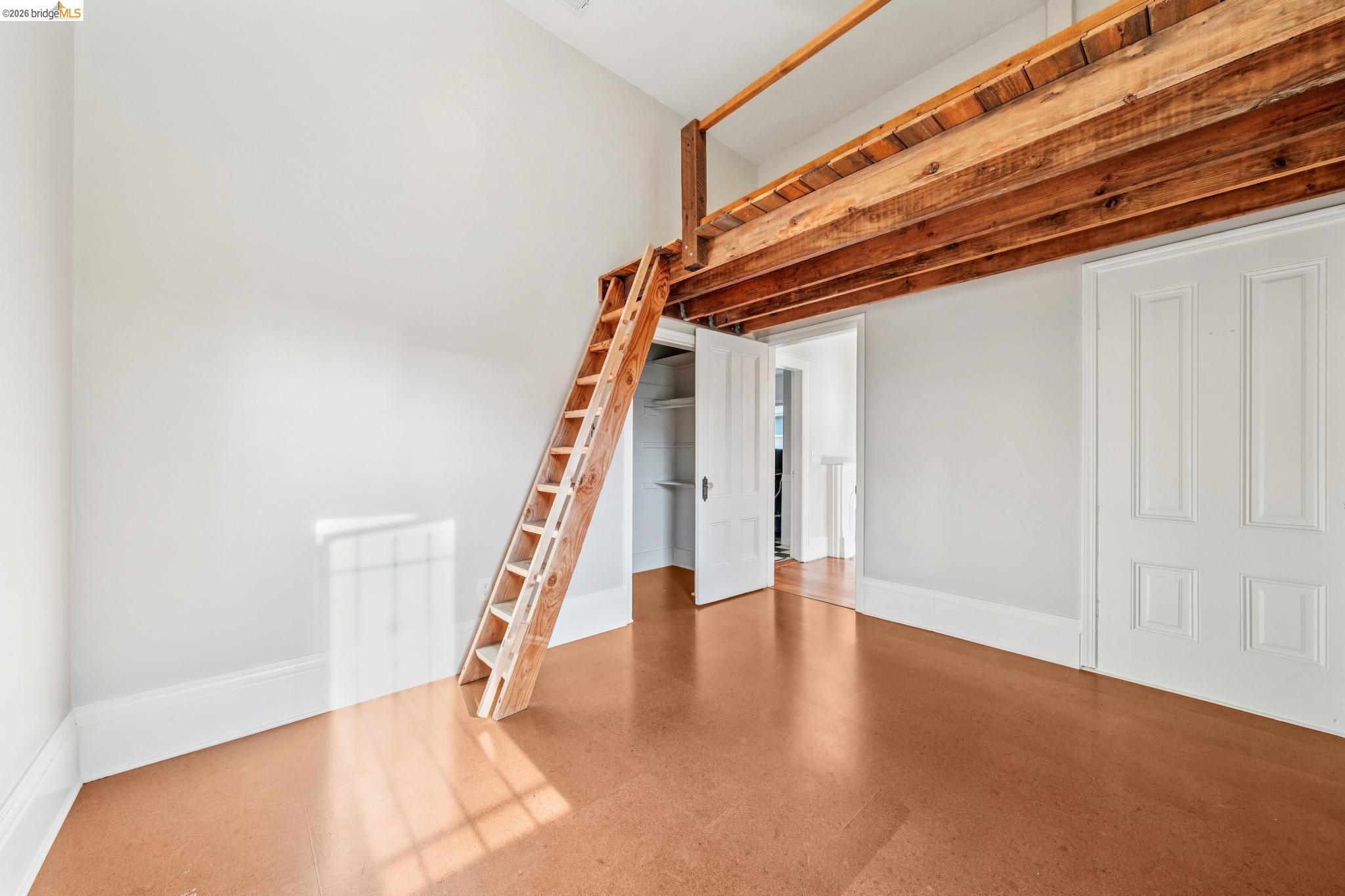 836 20th Street Oakland, CA 94607 - Photo 13 of 54 Upper